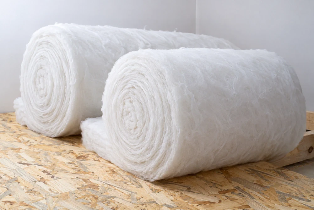 White polyester insulation rolls for ceilings roofs walls and partitions